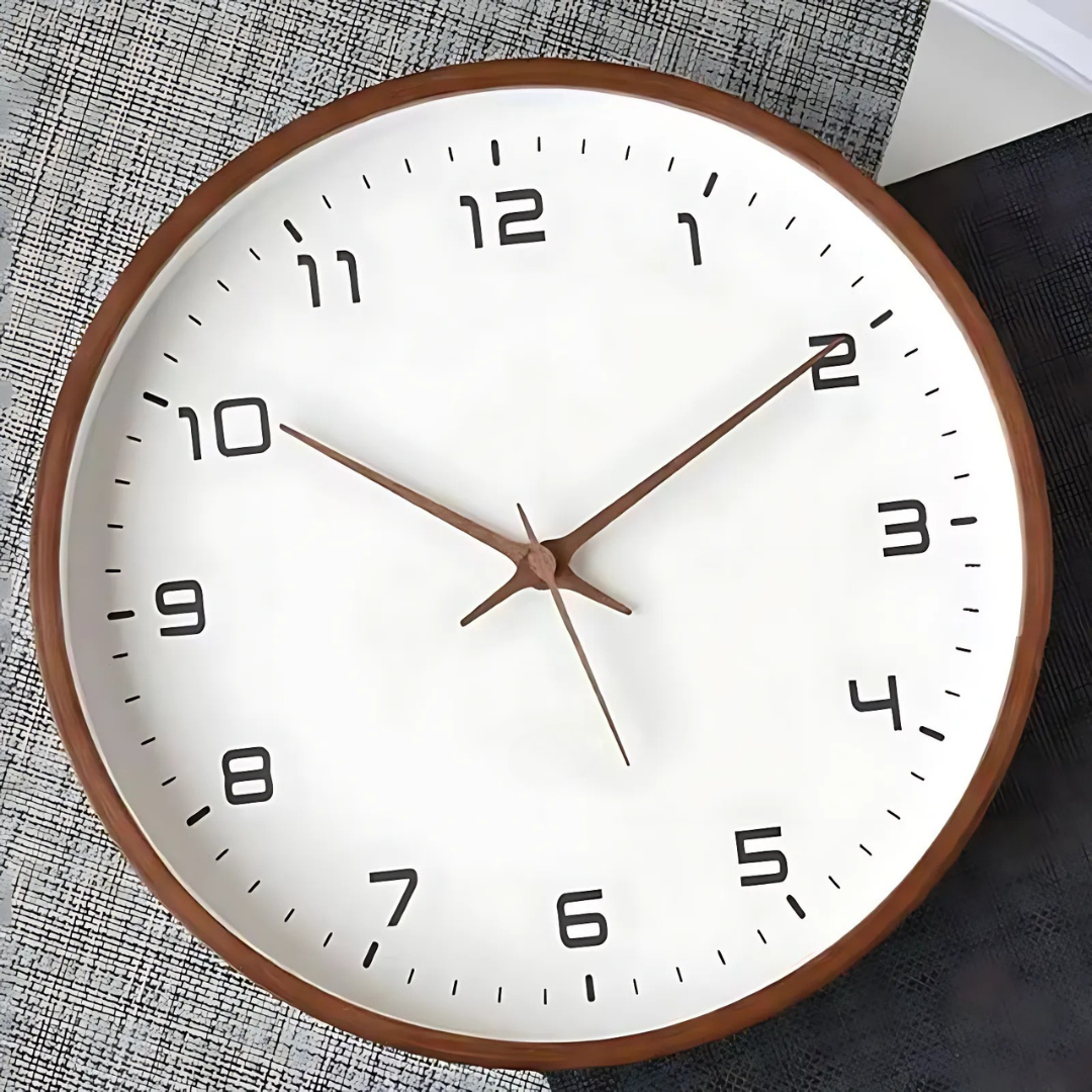 Woodland - Horloge murale en bois élégante pour une décoration intérieure stylée