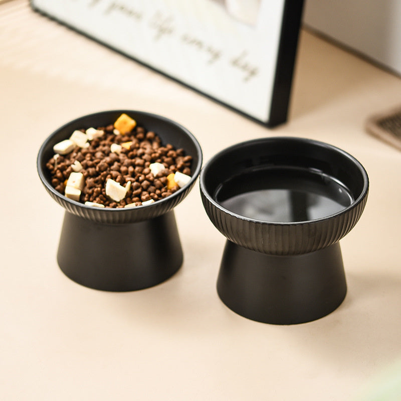 Bol pour animaux en forme de poing pour une commodité supplémentaire