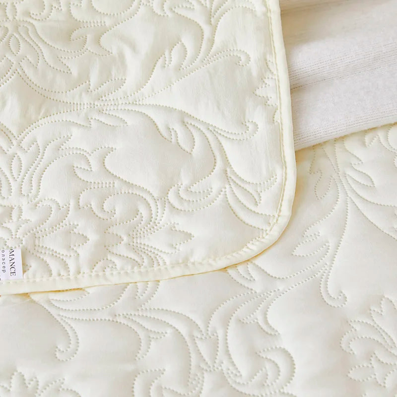 Couette en coton blanc luxueux pour un confort ultime – Disponible en 150x200 cm et 200x220 cm