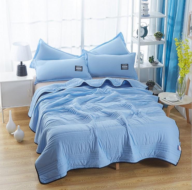 Couette d'été CoolBreeze fraîche et confortable - Coton léger et fibre de bambou pour des nuits parfaitement fraîches