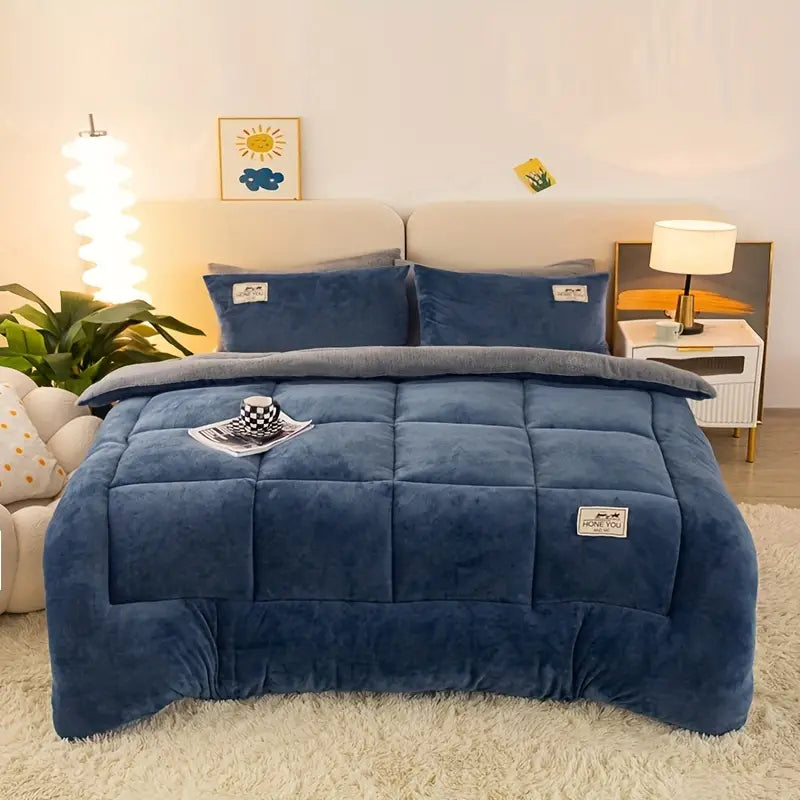 Couverture luxueuse en laine d'agneau - Super douce, régulatrice de température et lavable en machine pour un confort ultime