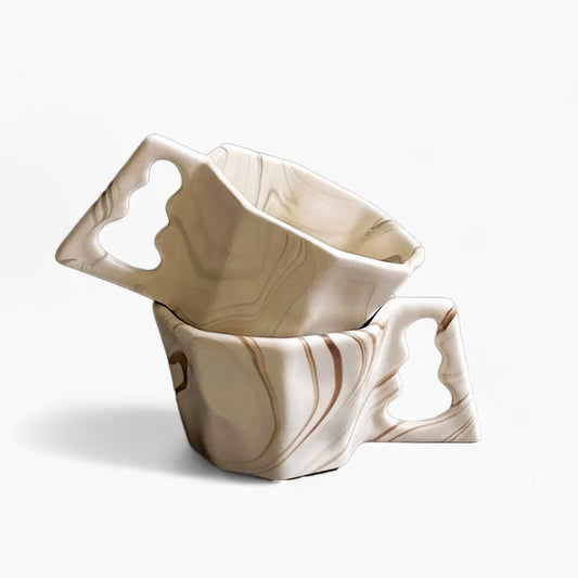 Tasse en forme ovale