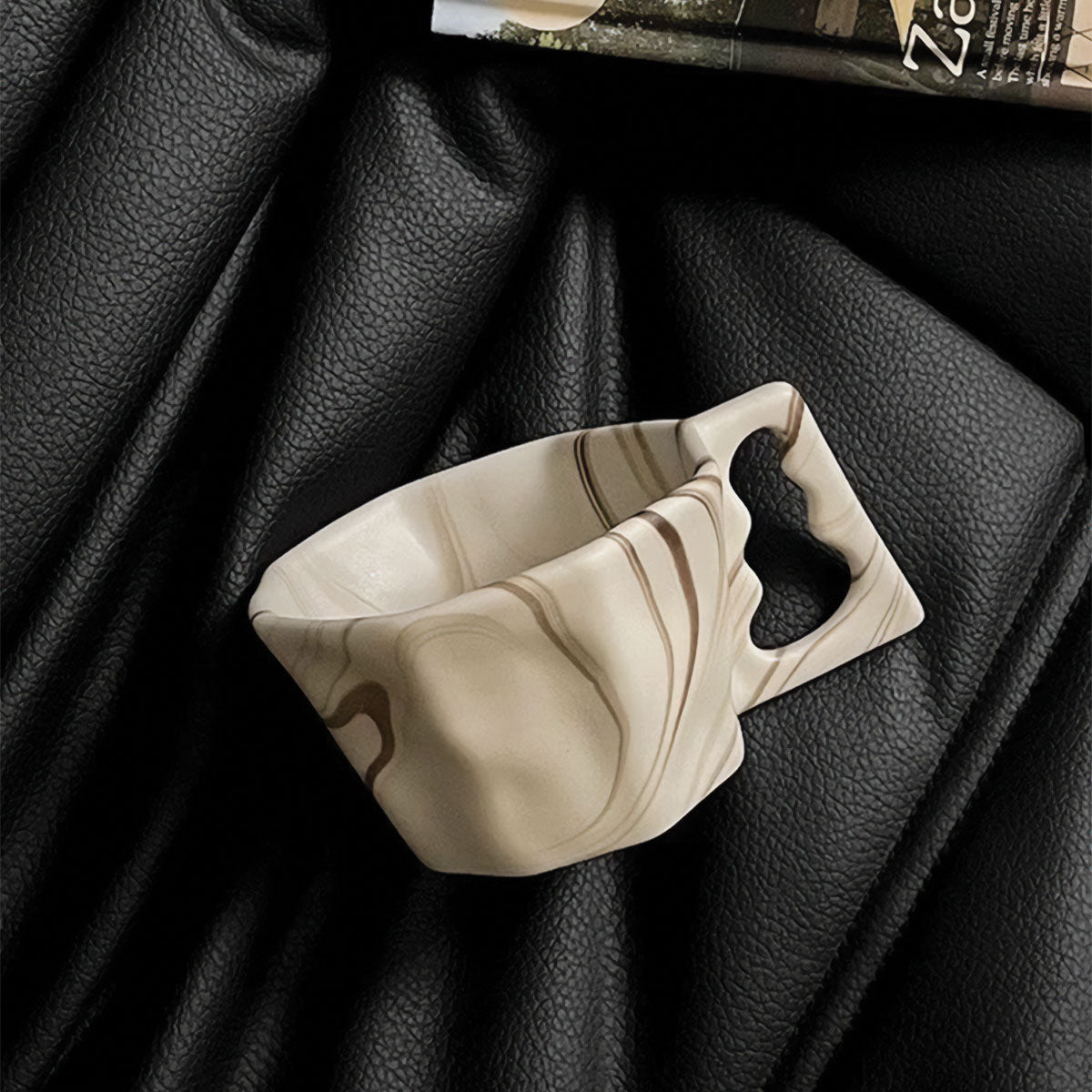 Tasse en forme ovale