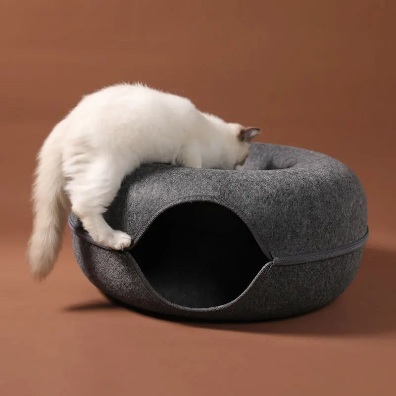 Lit de luxe pour chat pour deux avec tunnel interactif pour un confort et un amusement supplémentaires