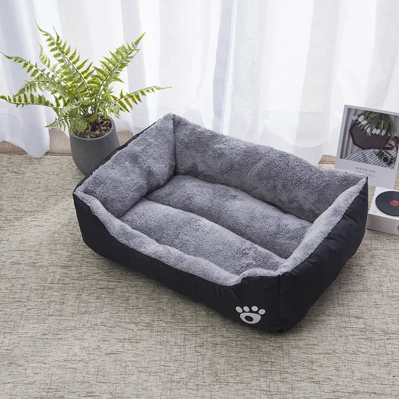 Maison d'hiver confortable pour chiens