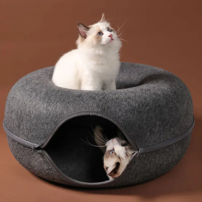 Lit de luxe pour chat pour deux avec tunnel interactif pour un confort et un amusement supplémentaires