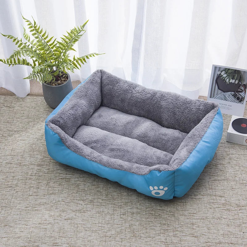 Maison d'hiver confortable pour chiens
