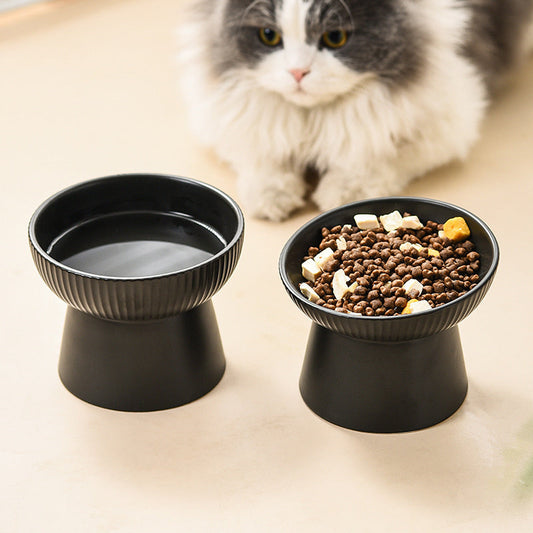 Bol pour animaux en forme de poing pour une commodité supplémentaire