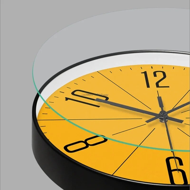 Marcia - Horloge murale moderne au design minimaliste élégant