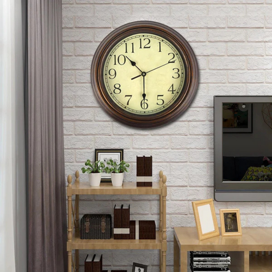 Horloge murale rétro intemporelle Nostga pour un salon élégant
