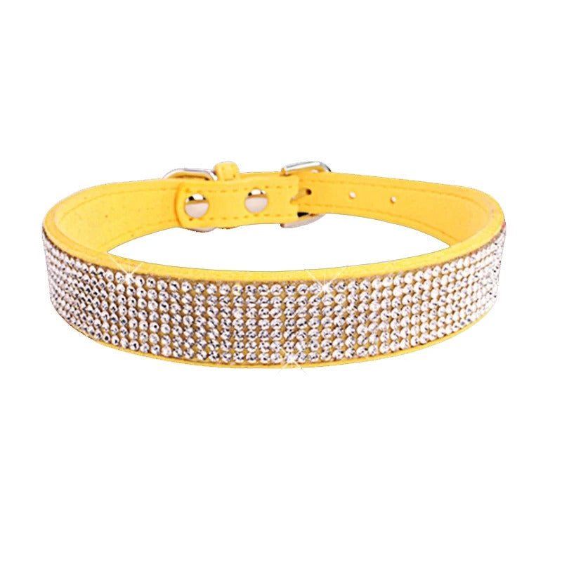 Collier manchette scintillant avec sequins pour un look glamour
