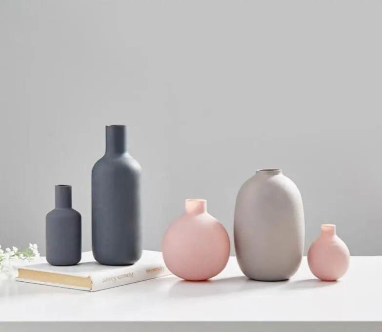Collection moderne de vases en céramique