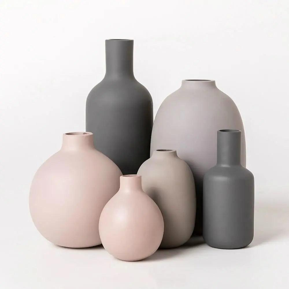 Collection moderne de vases en céramique
