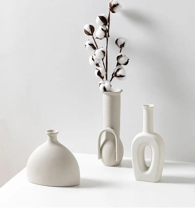 Vase en céramique blanche fait main