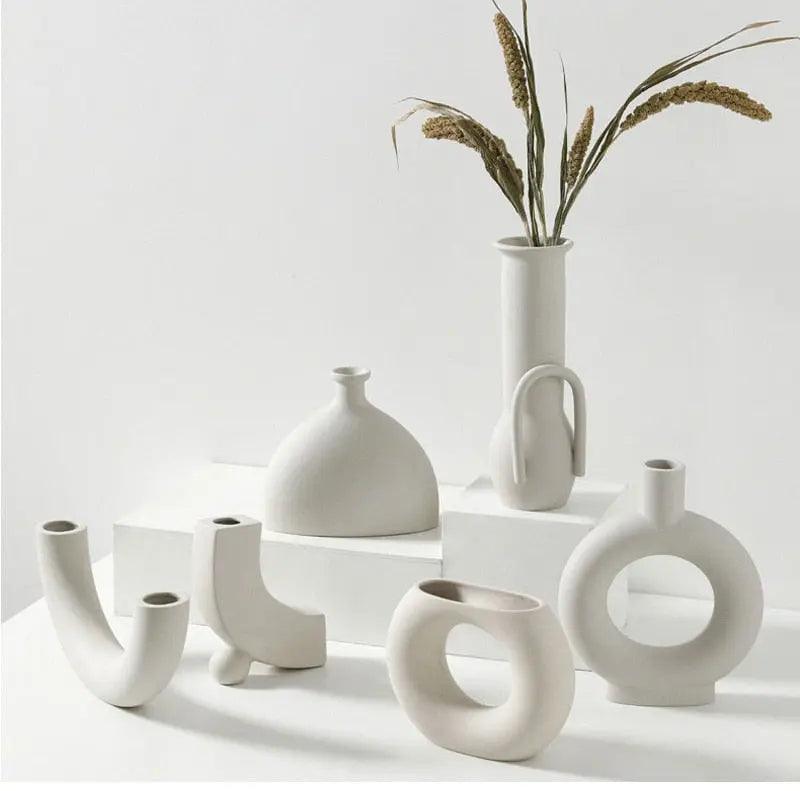 Vase en céramique blanche fait main