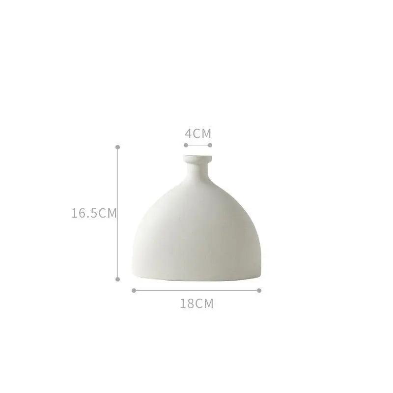Vase en céramique blanche fait main