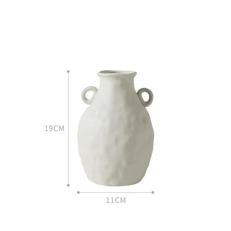 Vase en céramique blanche fait main