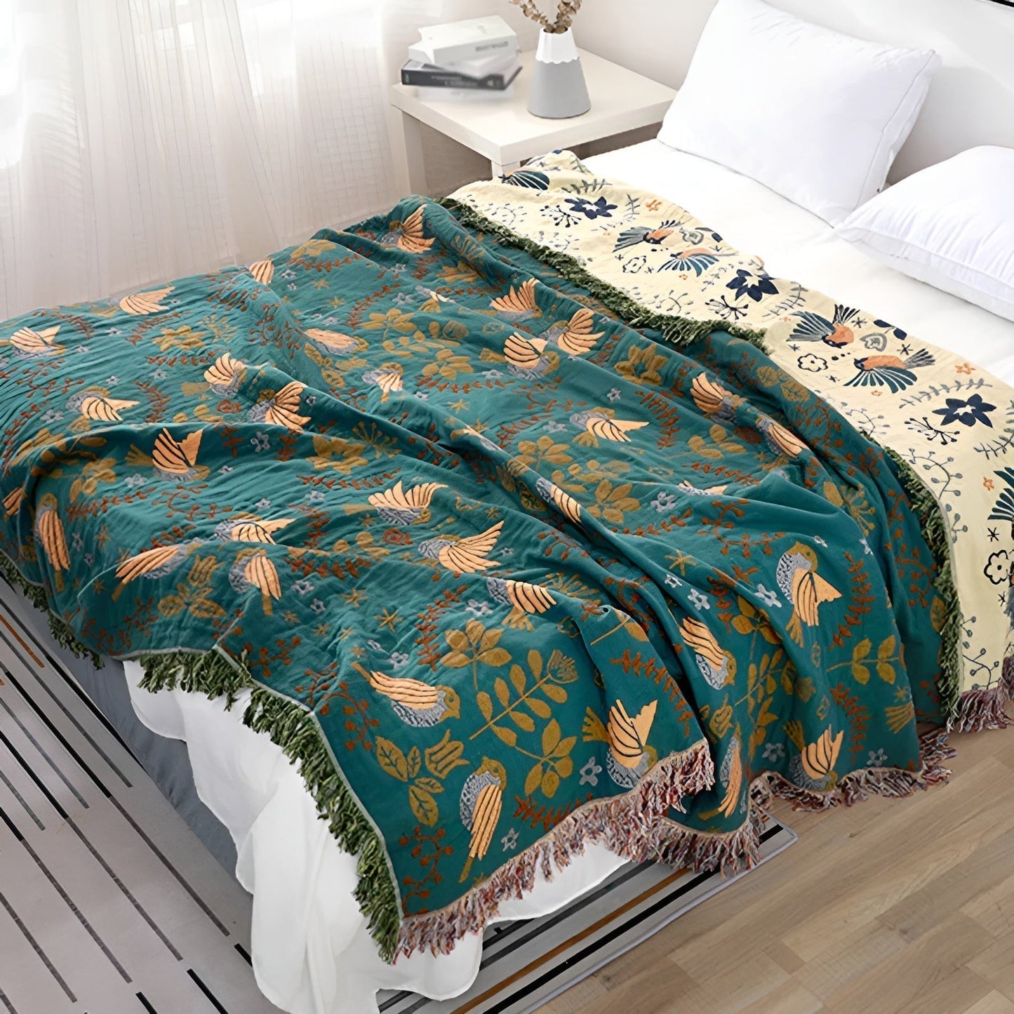 Couverture réversible en coton avec motif fleurs et oiseaux – Choix sommeil vert en 150x200 cm ou 200x230 cm