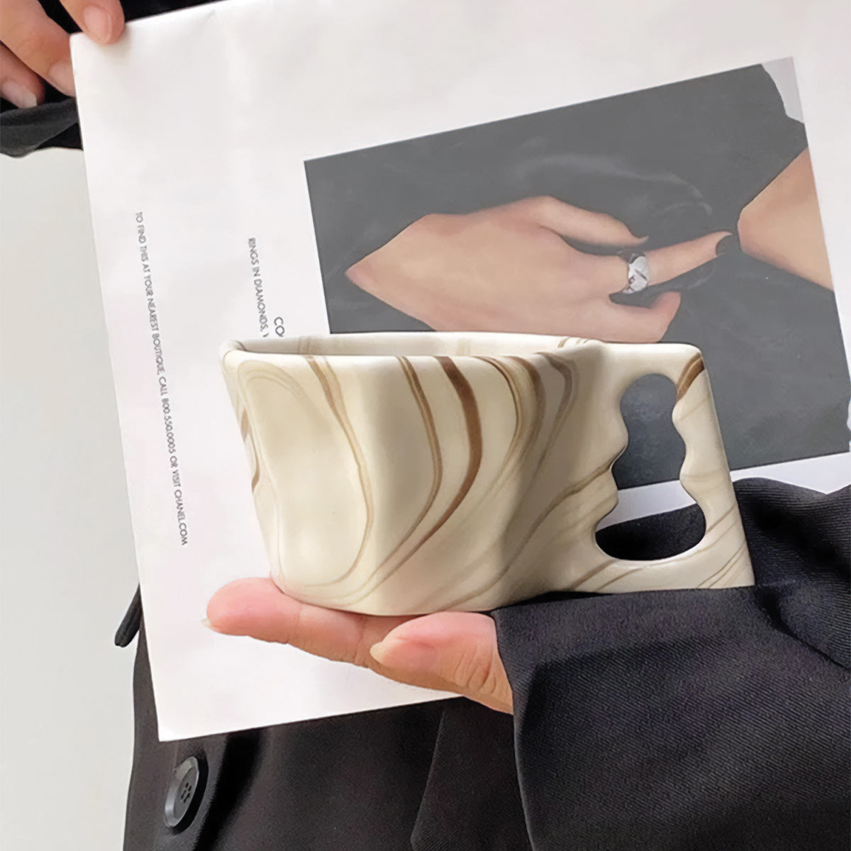 Tasse en forme ovale