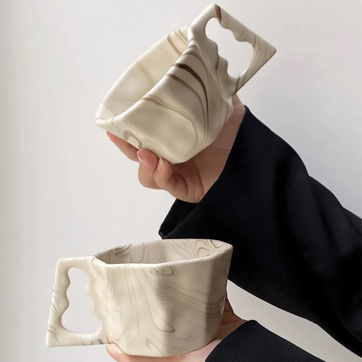Tasse en forme ovale