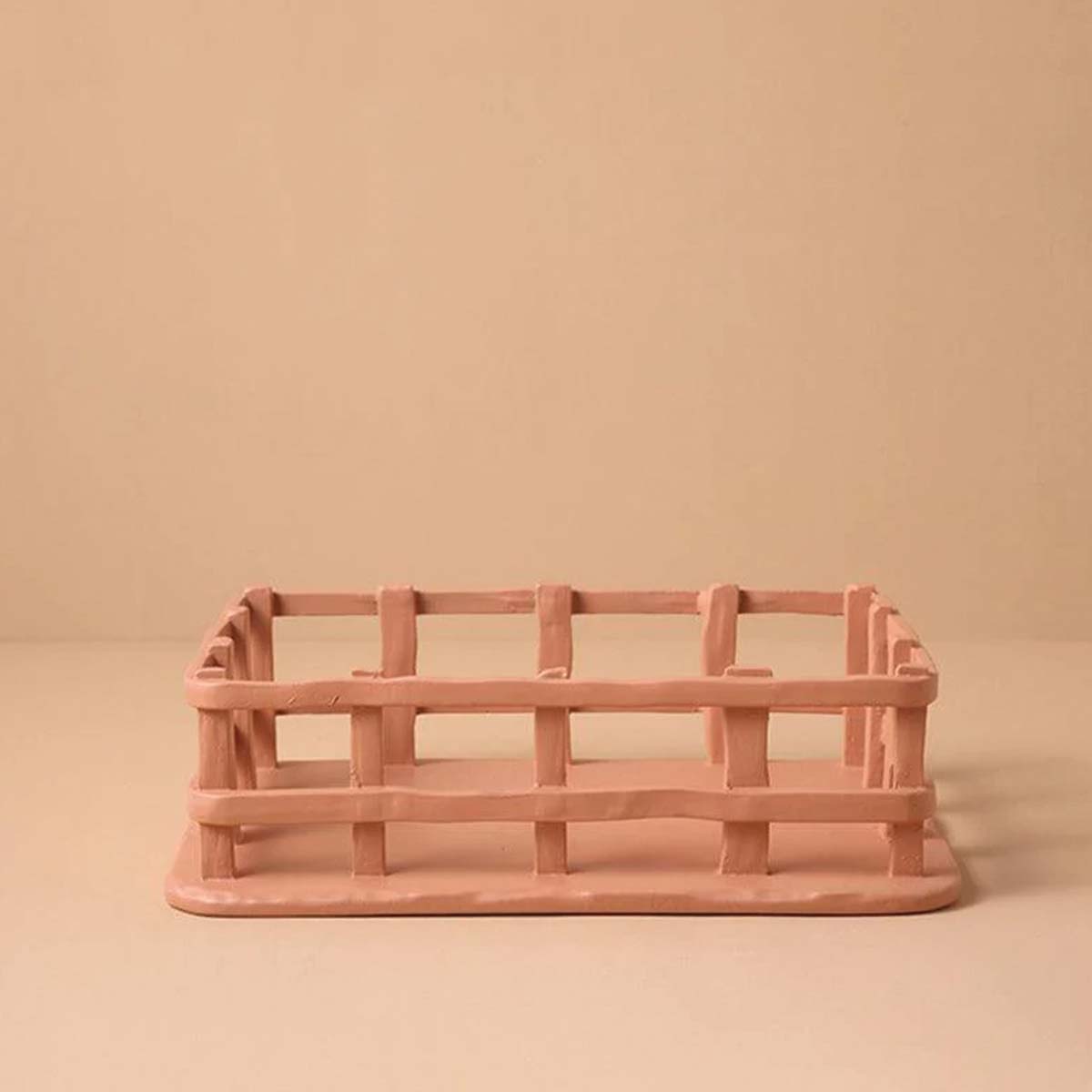 Bol à fruits en résine élégant et sculpté pour une présentation raffinée