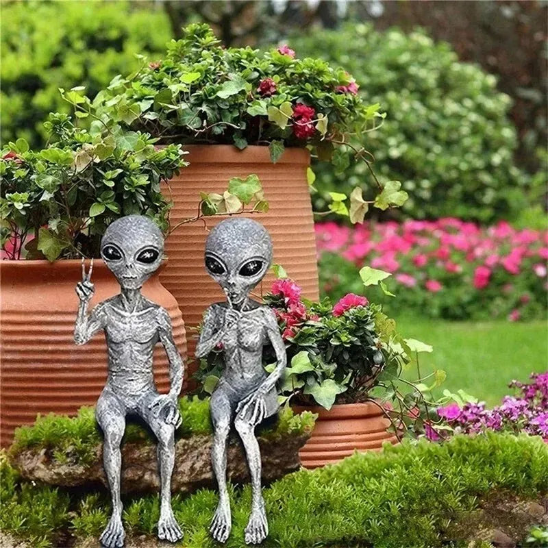 Aethra - Image mystérieuse d'extraterrestre en résine avec OVNI pour décoration de jardin unique